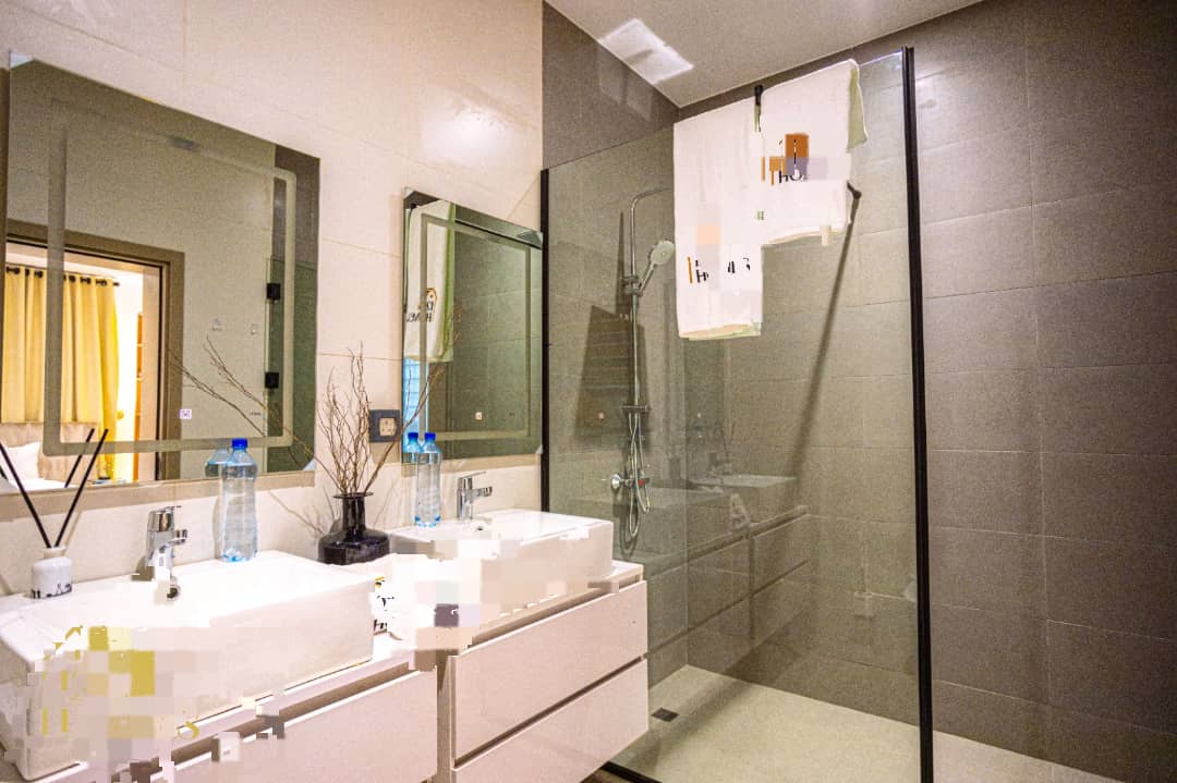 Exquisitely furnished 3 bedroom apartment